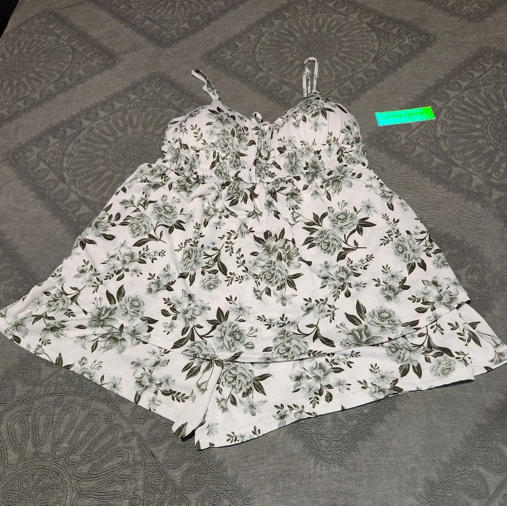 😀 Floral Print Women's Romper - Picture 7 of 10